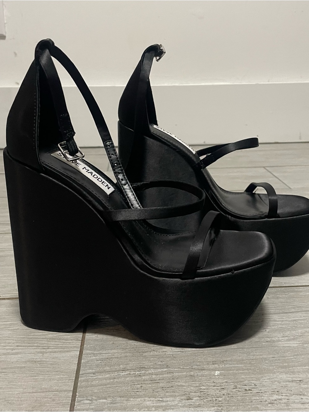 Steve Madden Black Platform Strappy Wedge Sandals